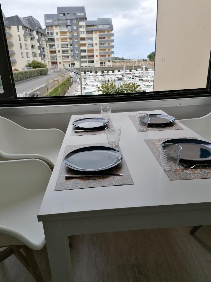 Les Marines Apartman Courseulles-sur-Mer Kültér fotó